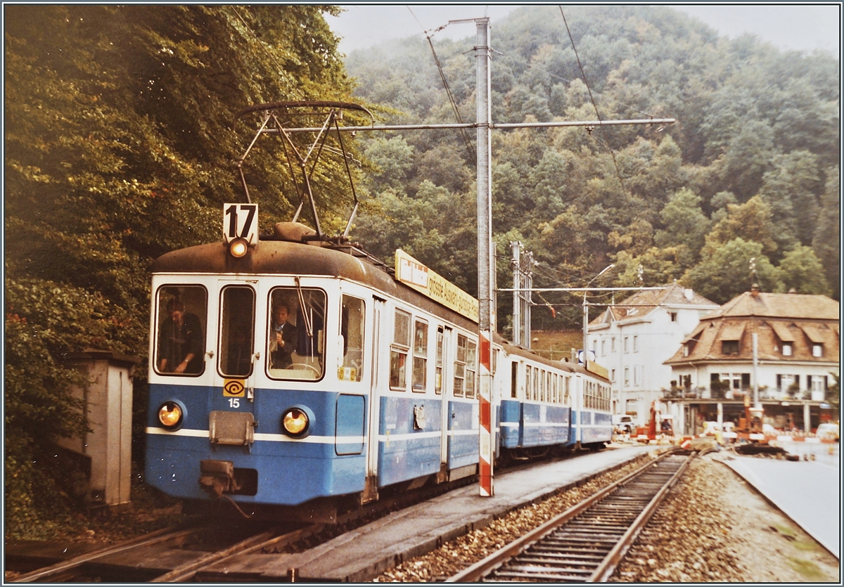 Im Zusammenhang mit der TPC fällt bei Be 4/4 bzw. Bt der AOMC oder ASD oft der Begriff  ex Birsigtalbahn . Ich habe nun in meinem Archiv zwei Bilder gefunden, als die Be 4/4 noch bei der Birsigtalbahn im Einsatz standen: 
In Flüh Mariastein endet der Zug, die Strecke wird für den künftigen BLT Trambetrieb umgebaut und der Be 4/4 N° 15 wartet mit dem Bt 25 und einem Zwischenwagen auf die Abfahrt Richtung Basel Heuwaage.
6. Sept. 1984