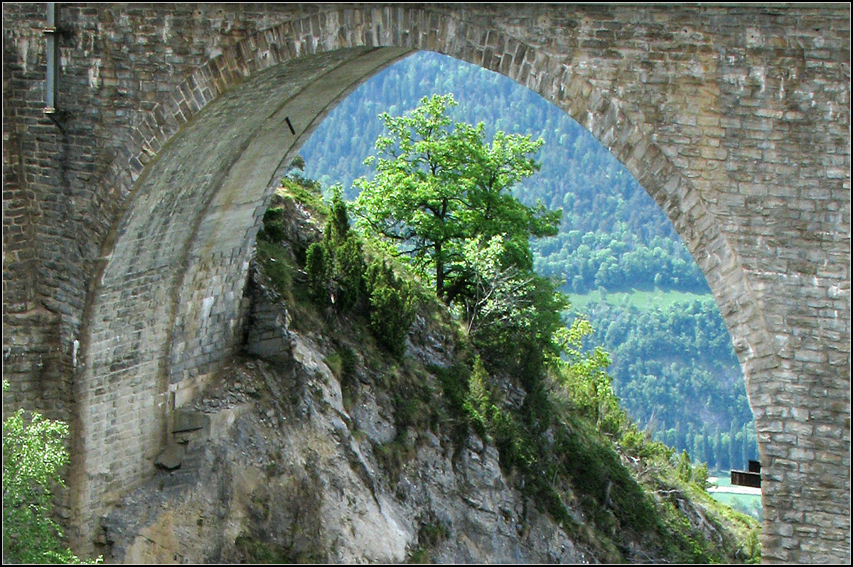 Impression Luegelkinnviadukt. 

19.05.2008 (J)