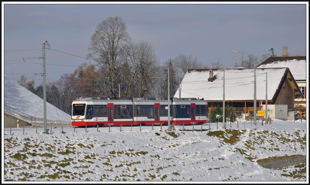 Impressionen aus dem Appenzellerland: S12 4124 mit dem Be 4/8 35 bei der Kurzegg oberhalb von St.Gallen. (03.12.2013)