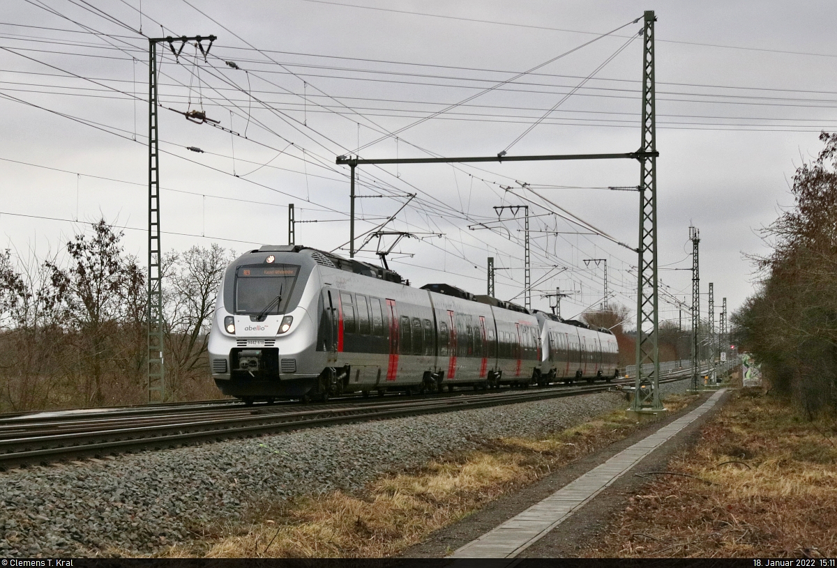 In der 15-Uhr-Stunde im Doppelpack unterwegs:
9442 618 und 9442 102 (Bombardier Talent 2) auf dem sanierten Abschnitt zwischen der Saaleaue und dem Bahnhof Angersdorf.

🧰 Abellio Rail Mitteldeutschland GmbH
🚝 RE 74712 (RE9) Halle(Saale)Hbf–Kassel-Wilhelmshöhe
🕓 18.1.2022 | 15:11 Uhr