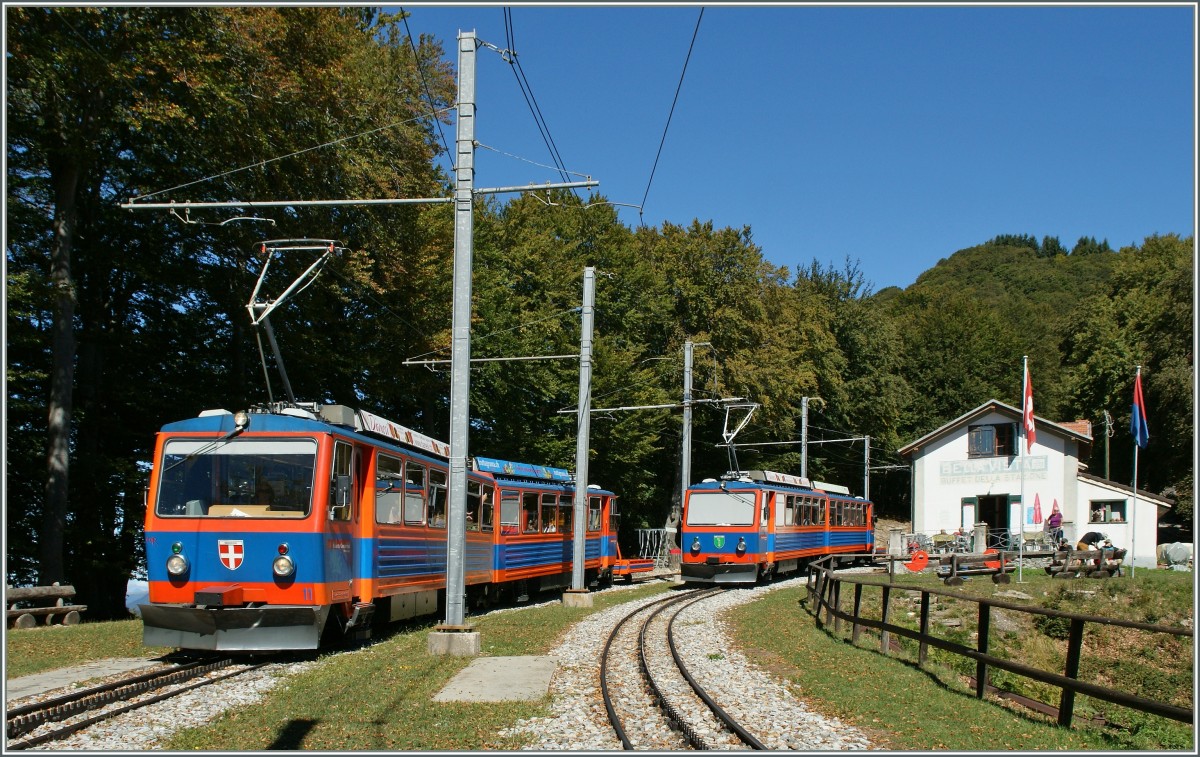 In Bellavista kreuzen sich die beiden MG Beh 4/8 11 und 14. 
13. Sept. 2013