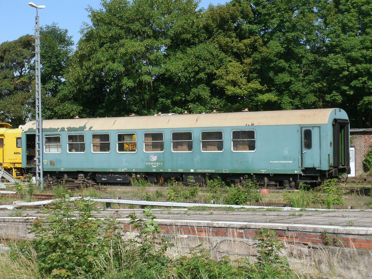 In Bernau stand,am 12.Juni 2011,der Dienstwagen 63 80 99-01 502-3.