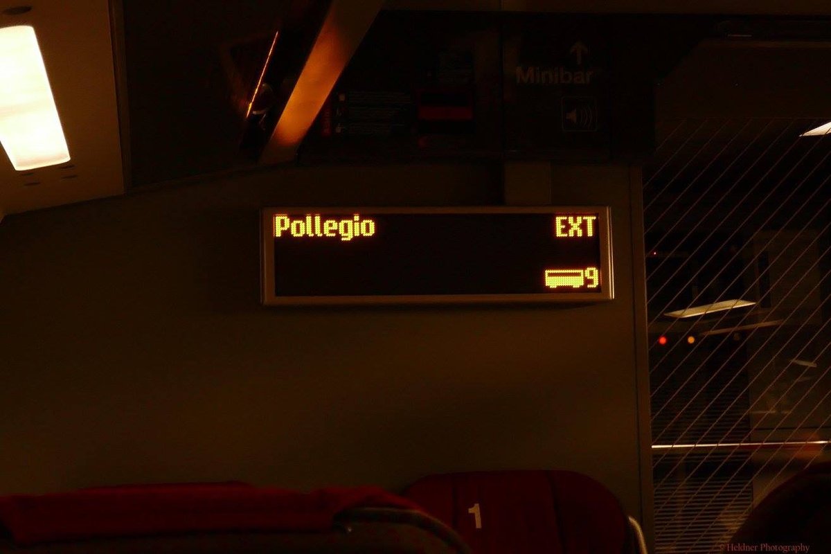 In einem Extrazug durch den GBT am 4.6.2016, diese Anzeige wird es vermutlich so nie mehr geben.