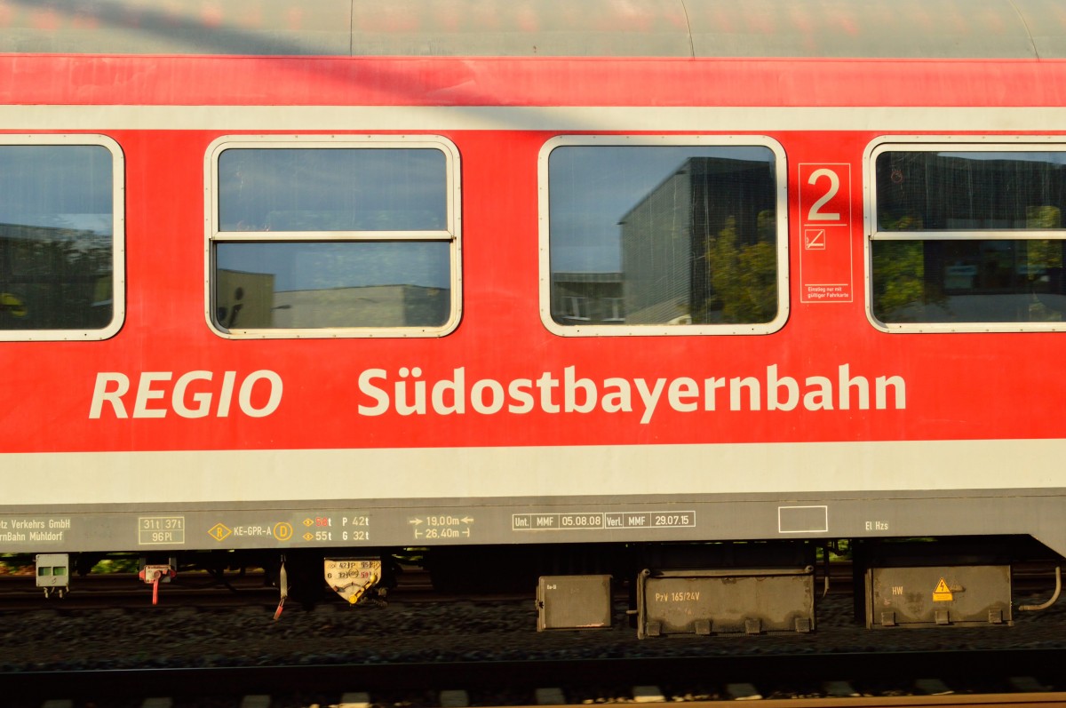 In einem Verstärkerzug der RE4, der als Leerzug nach Düsseldorf zurück fuhr, lief ein N-Wagen der REGIO Südostbayernbahn mit....hier habe ich ihn in Korschenbroich abgelichtet. 18.9.2014