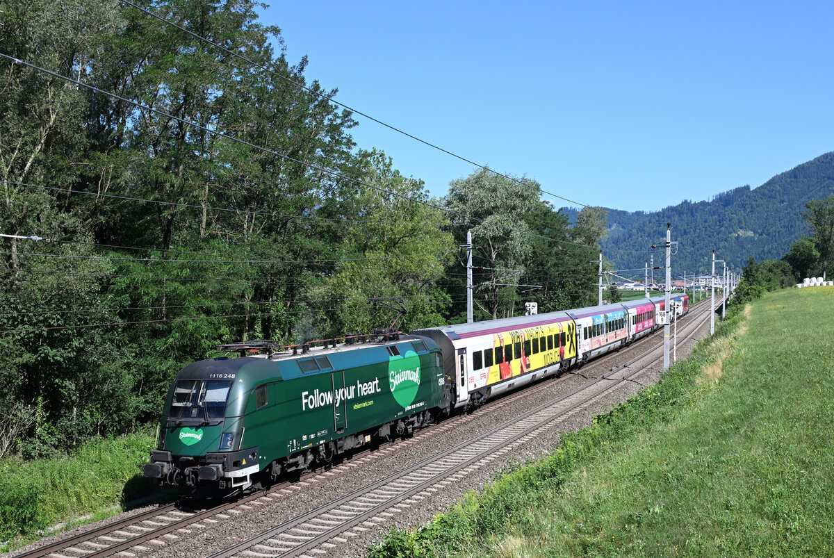 In Farbe und bunt pr�sentierte sich der RJ 556  Lienzer Dolomiten  am Morgen des 11. Juli 2026 als besagter Zug aus der Lok 1116 248  Steiermark  und den Wagen des �FB-Railjet gebildet wurde, und von mir zwischen Pernegg und Mixnitz fotografiert wurde.