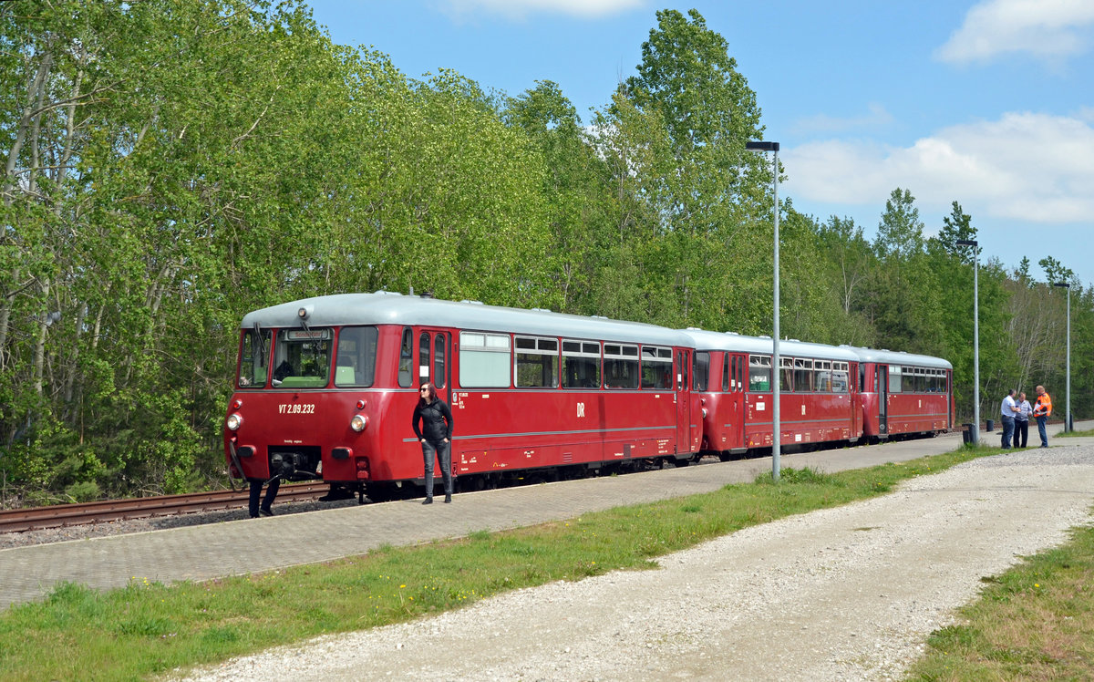 In Ferropolis angekommen pausierte das Ferkeltaxen-Trio am 18.05.19, bevor die Fahrt nach Wörlitz angetreten wurde.