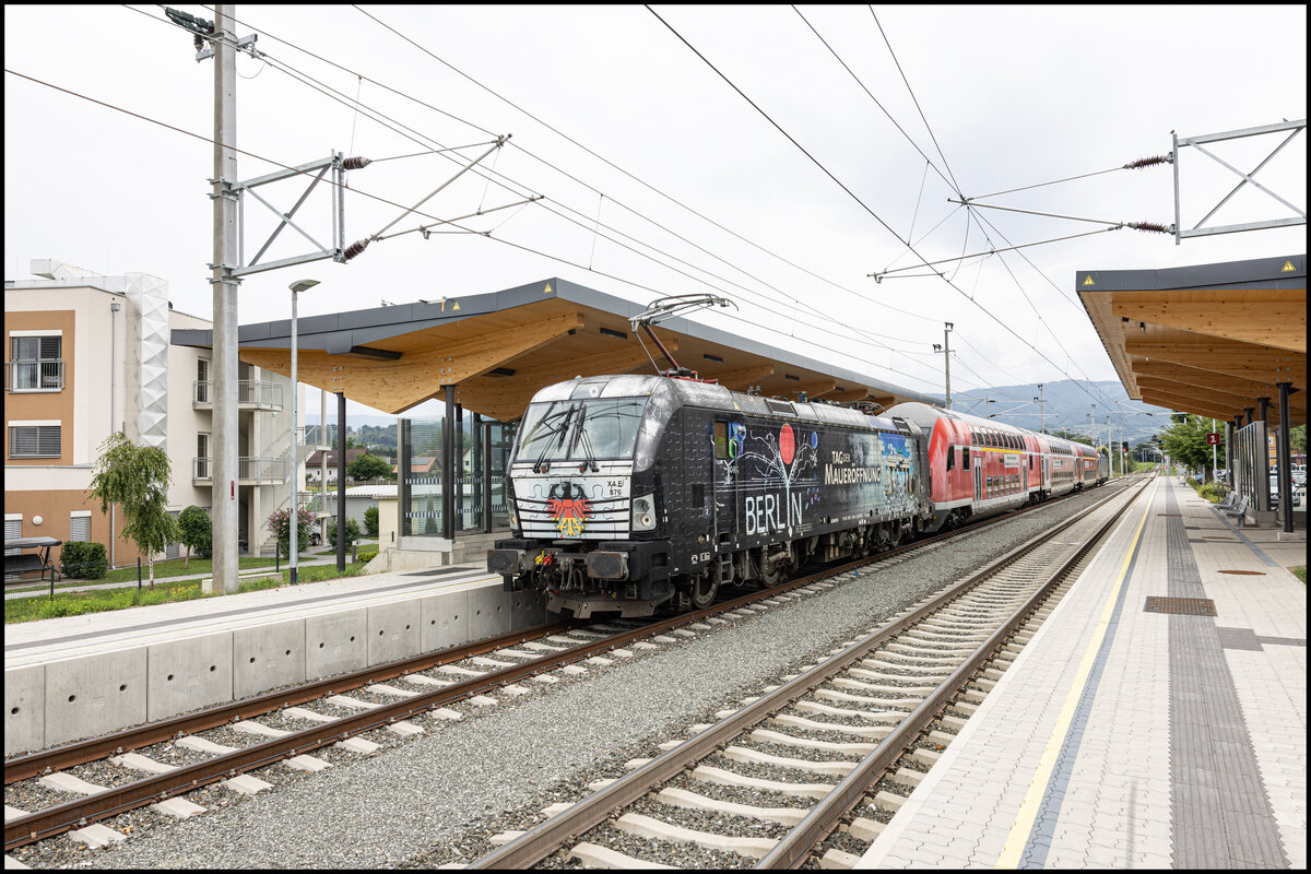 In Frauental Bad Gams wartet X4E876 auf den Kreuzungszug. 25.7.2025 