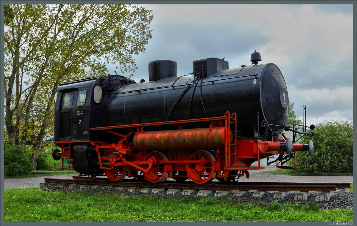 In Fredersdorf bei Bitterfeld steht die Dampfspeicherlok 2 des ehemaligen Reichsbahnkraftwerks  Deutsch-Sowjetische Freundschaft  Muldenstein als Denkmal. (23.04.2017)