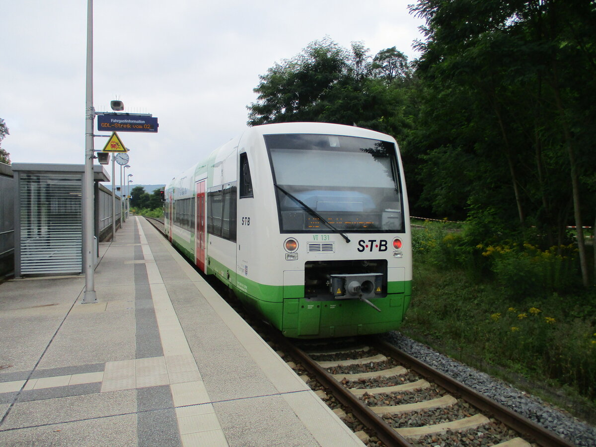 In Grimmenthal wartete,am 01.September 2021 der STB VT 131 vergeblich auf Fahrgäste.