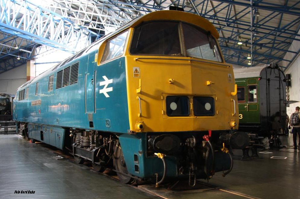 In der großen Fahrzeughalle des National Railway Museum in York steht auch diese sechsachsige D 1023 der British Rail. Die Aufnahme entstand am 27.10.2014.