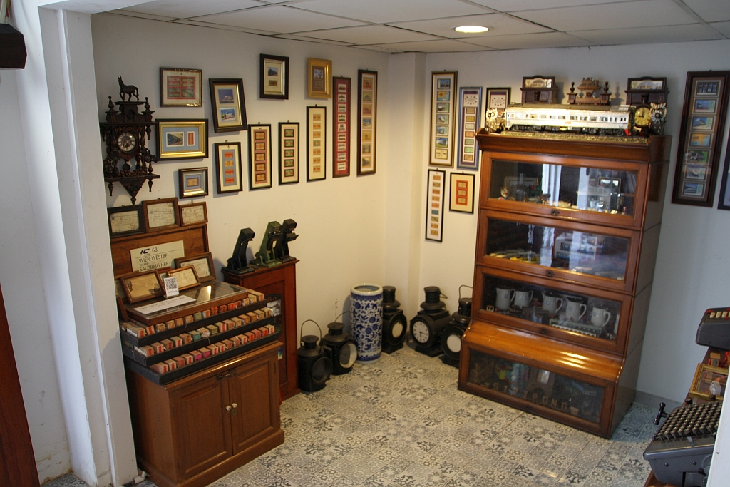 In der Hua Lamphong Station befindet sich beim Haupteingang links in den Arkaden das Thai Railway Museum. Geöffnet Dienstag bis Samstag (wenn Werktag) von 10:00 - 18:00 bei freiem Eintritt. Bild vom 21.November 2019.