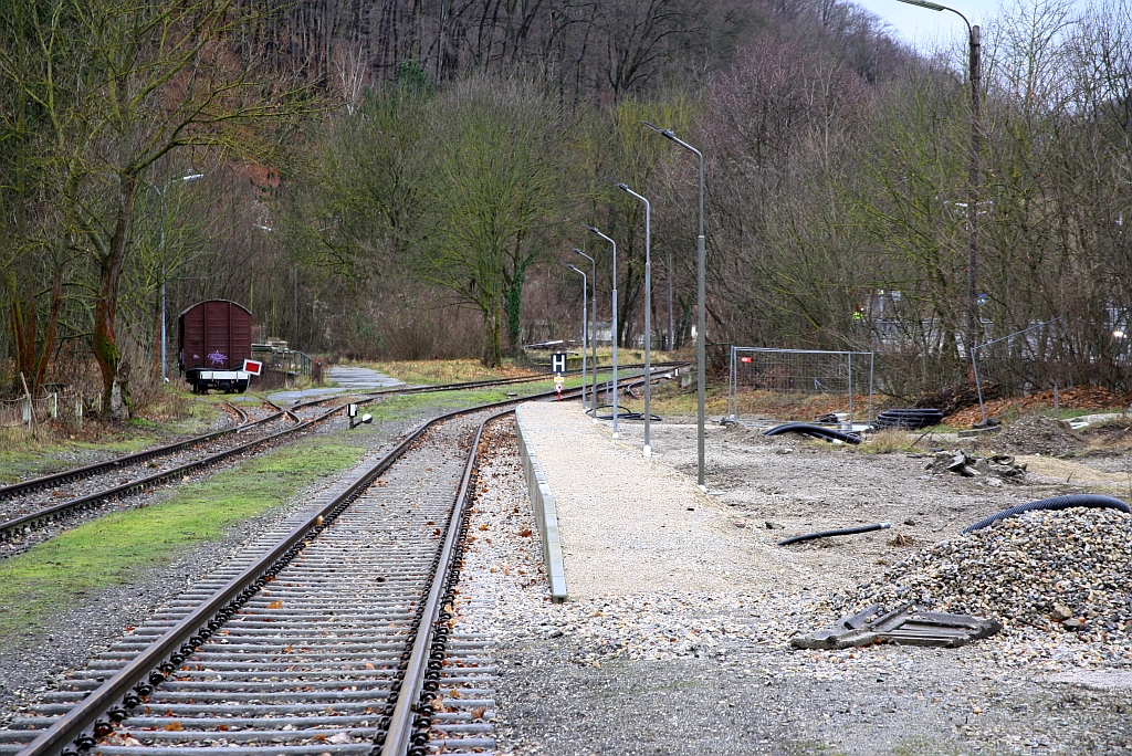 In der Ladestelle Waldmühle entsteht ein neuer Bahnsteig inklusive dessen Beleuchtung. Bild vom 04.Jänner 2020.