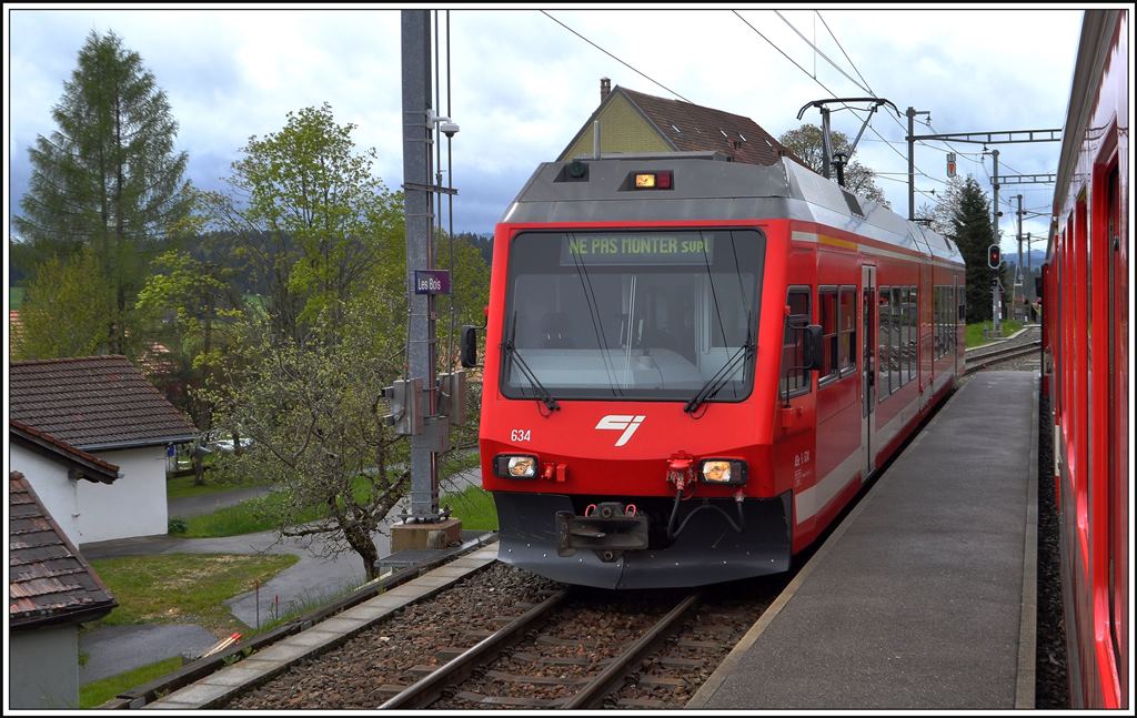 In Les Bois begenet uns der Be 2/6 634. (12.05.2014)
