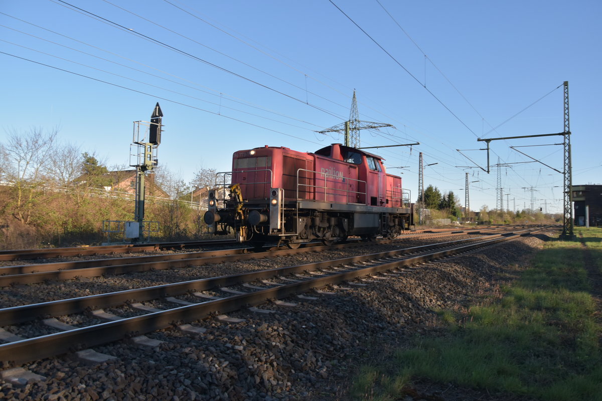 In Lintorf LZ die 294 713-7 in Richtung Entenfang fahrend. Montag 27.3.2017