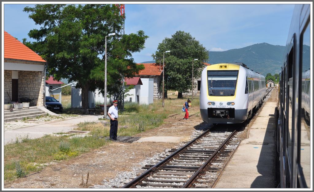 In Padene begegnen wir dem ICN 521 mit dem einzigen betriebsfhigen 7123 007. (03.07.2013)