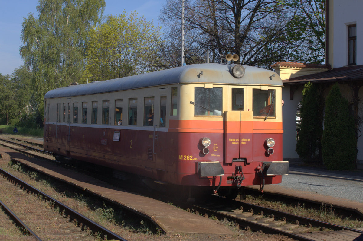 In Praha Satalice gibt es eine Zugkeuzung mit einem TW der Baureihe 262
30.04.2016 08:40 Uhr.