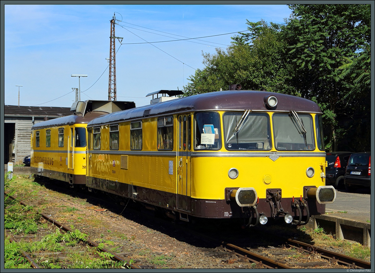 In tadellosem Zustand wartet der Gleismesszug aus 725 002-0 und 726 002-8 der DB Netz AG in Hanau auf den nächsten Einsatz. (08.09.2018)