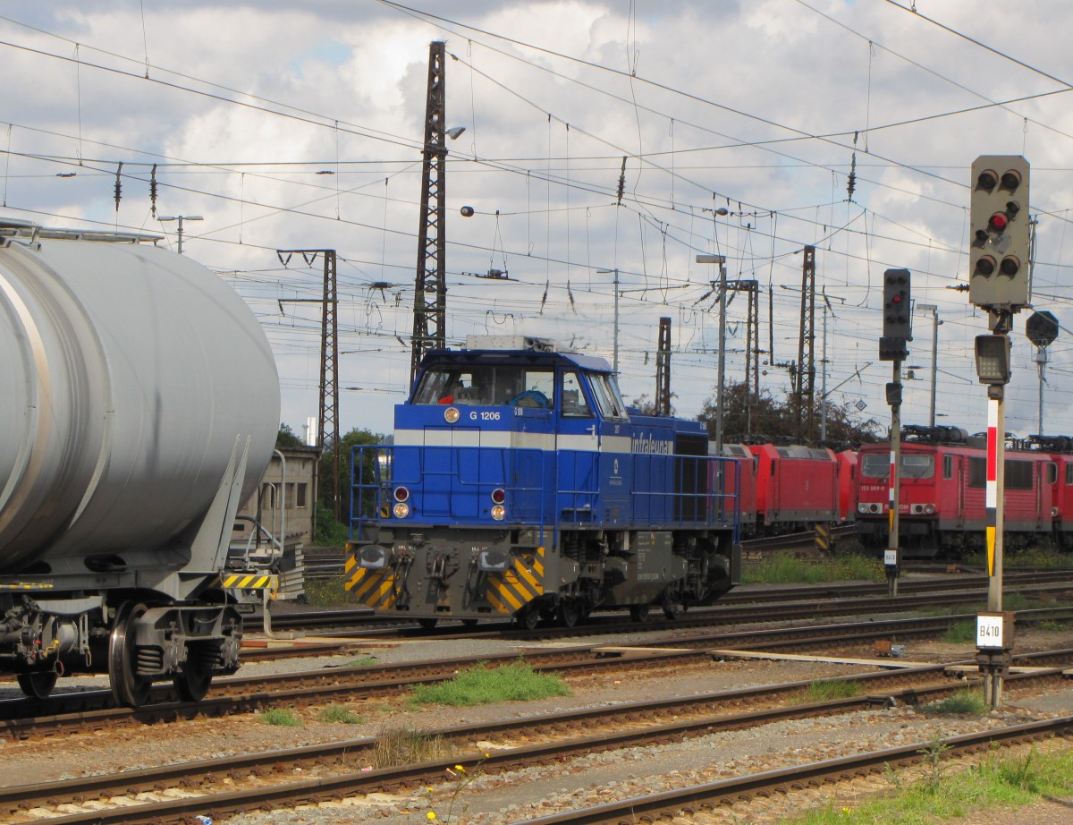 InfraLeuna 207 (92 80 1275 010-7 D-LEUNA) am 08.09.2015 beim rangieren in Großkorbetha.