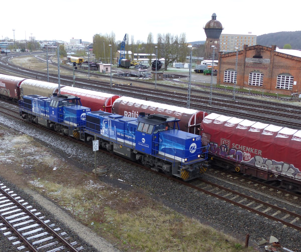 INFRALEUNA 211,MAK G 1206 (9280 1275 014-9 D-LEUNA) und INFRALEUNA 209,MAK G 1206 (9280 1275 012-3 D-LEUNA) auf der Durchfahrt in Gera am 14.4.2020