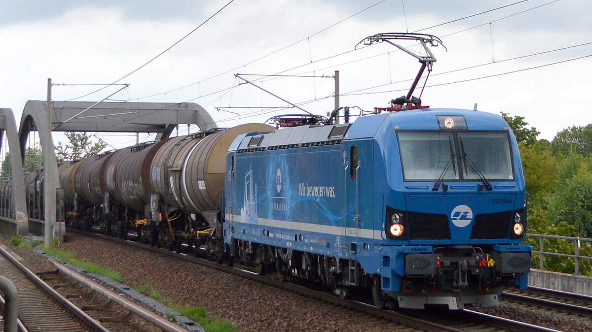 InfraLeuna GmbH, Leuna [D] mit  192 004  [NVR-Nummer: 91 80 6192 004-0 D-LEUNA] und Kesselwagenzug am 19.08.21 Berlin-Pankow Richtung Berliner Zentrum.