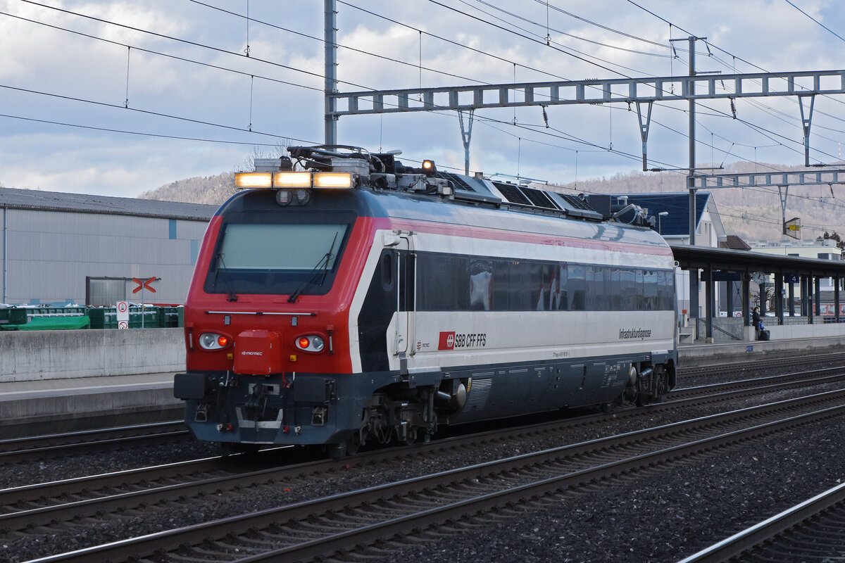 Infrastrukturdiagnose XTmass 99 85 160 001-5 durchfährt den Bahnhof Rothrist. Die Aufnahme stammt vom 07.02.2022.