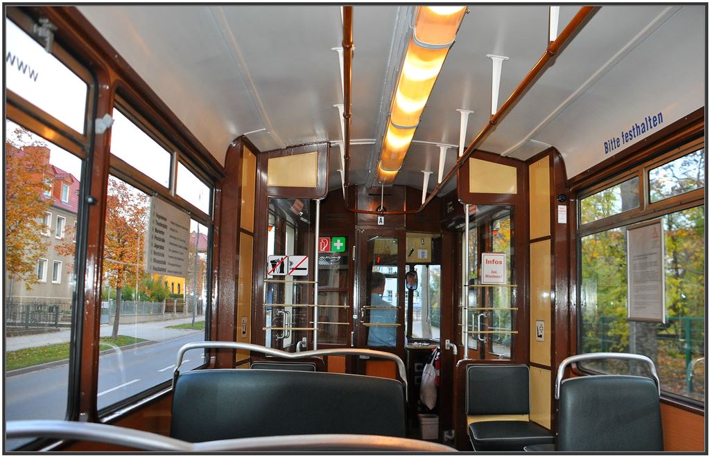 Innenansicht des Strassenbahnwagens Nr 37 in Naumburg/Saale. (24.10.2015)