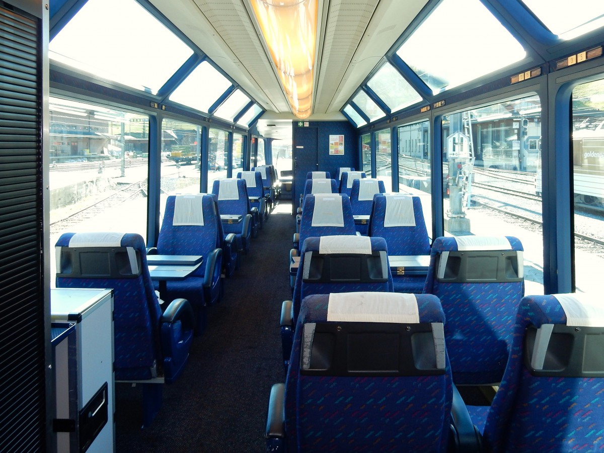 Inneneinrichtung eines 1. Klasse-Wagens des Golden Pass Panoramazuges - 02.11.2015