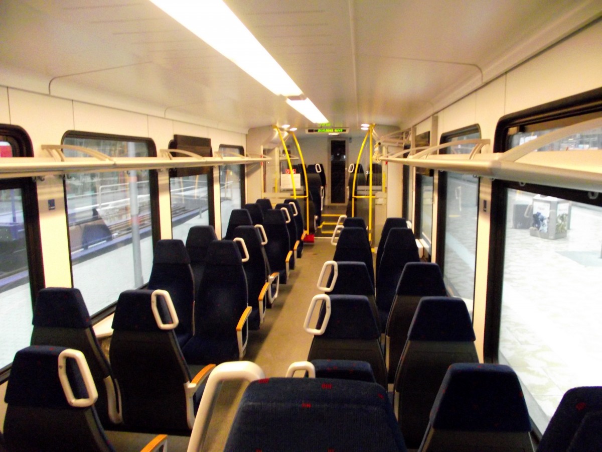 Inneneinrichtung eines VIAS Flirt (BR 428) am 21.11.13 in Frankfurt am Main Hbf