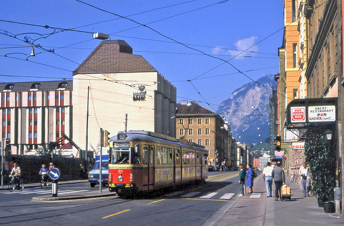 Innsbruck Tw 83 in der Museumstra�e, 10.09.1987.