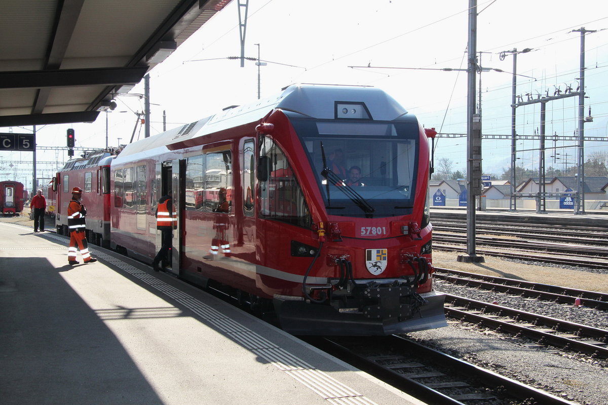 Instruktionsfahrten auf dem neuen Ait Steuerwagen für die Alvra Gliederzüge.
Landquart 20.02.17