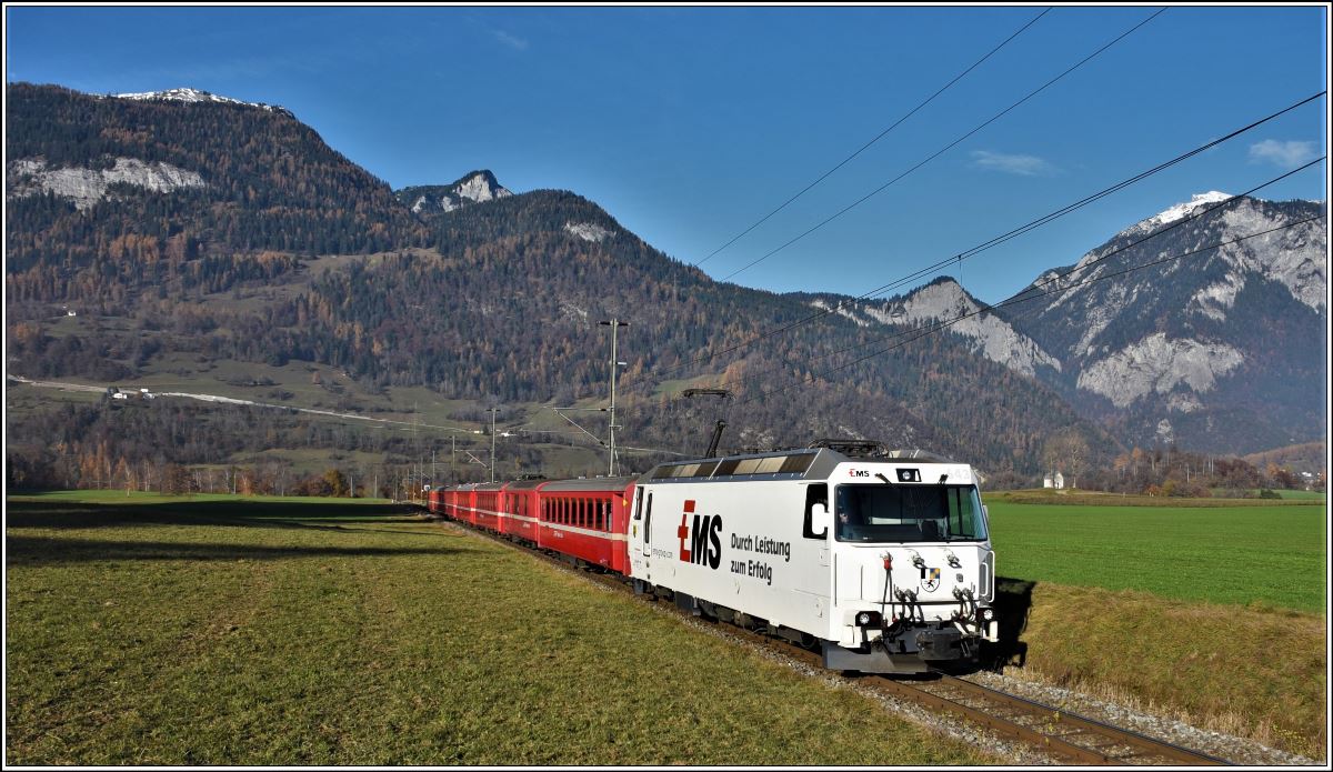 IR1145 mit Ge 4/4 III 643  Vals  nach St.Moritz kurz vor Bonaduz. (25.11.2019)
