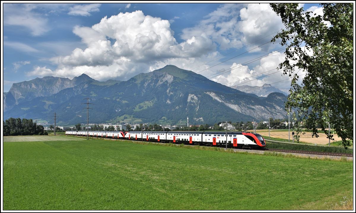 IR13 3278 nach St.Gallen bei Zizers mit einem acht- und vierteiligen Twindexx. (14.07.2020)