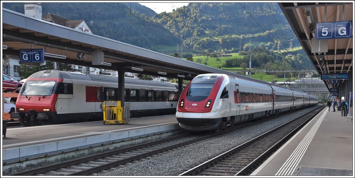 IR46 2425 nach Erstfeld und IC 21 675 nach Lugano in Arth-Goldau. (10.10.2019)