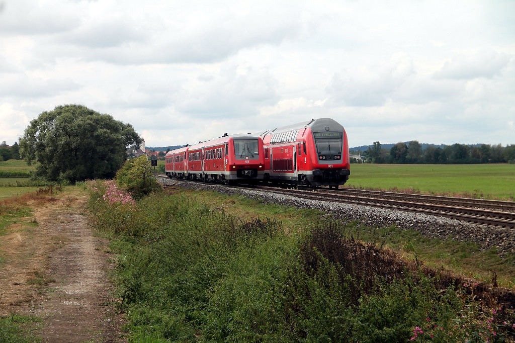 IRE 3353 mit 611 036 und 029 bei Hochdorf trifft auf IRE 4228 mit Zuglok 218 406-7 (15.08.2015)