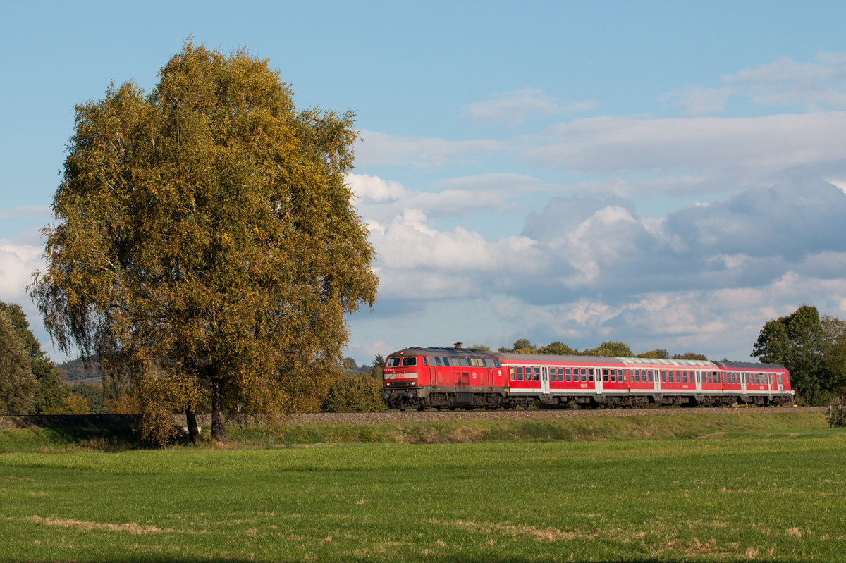 IRE 4210 am 20.10.2016 bei Langenargen. Die n.wagen waren auserplan. am Zug aber das störte mich gar nicht, ganz im Gegenteil. Gezogen wurde der Zug von 218 434-9
