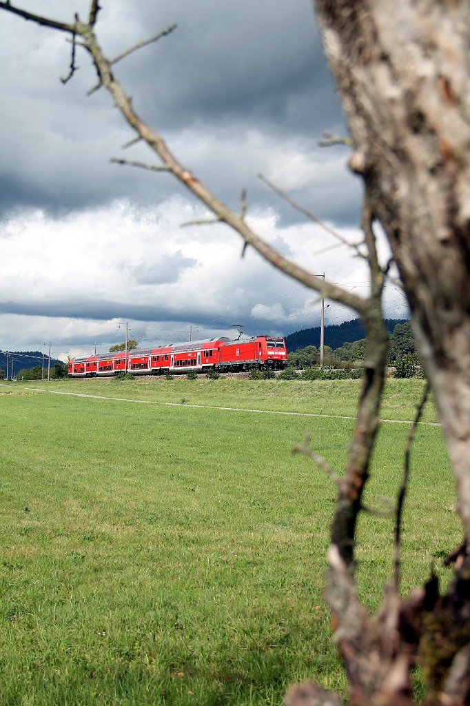 IRE 4727 mit 146 232-4 auf dem Weg nach Konstanz bei Biberach/Stöcken (19.09.2015)