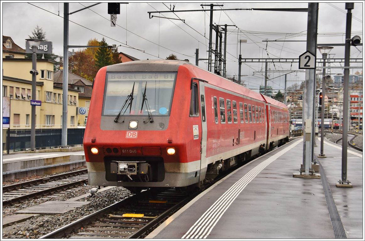 IRE3042 mit 611 046-4 in Schaffhausen. (19.11.2016)
