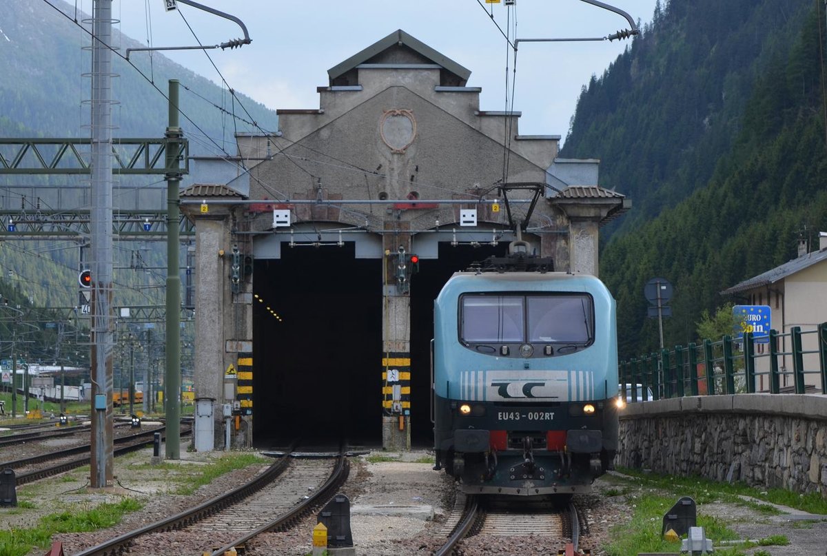 Italien: EU43-002RT / 043 003-1 RTC - Rail Traction Company in Brennero/Brenner 03.06.2017