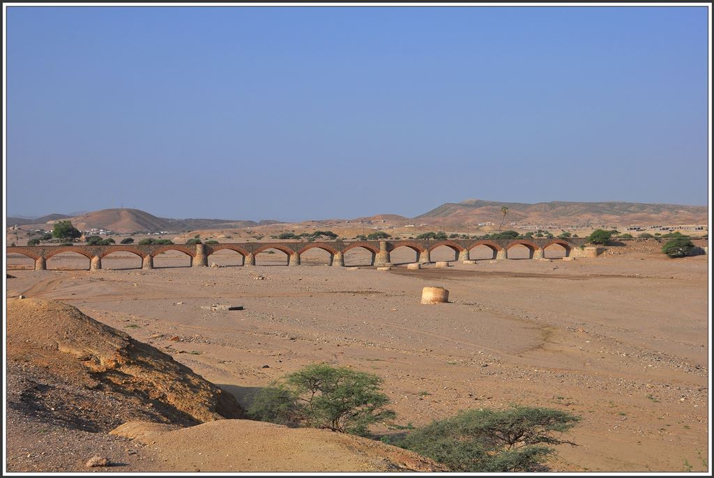 Italienische Brückenarchitektur im fernen Eritrea, die Brücke von Moncullo.(07.12.2014)