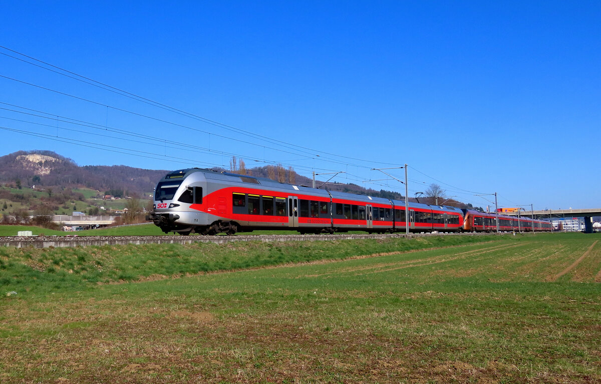 Itingen - 18. M�rz 2025 : RABe 526 050  Alvier  + Traverso 526 120/220 am IR 2324 von Locarno nach Basel SBB. 

Link zum Video : https://www.youtube.com/watch?v=YDjb2Ub-fJM