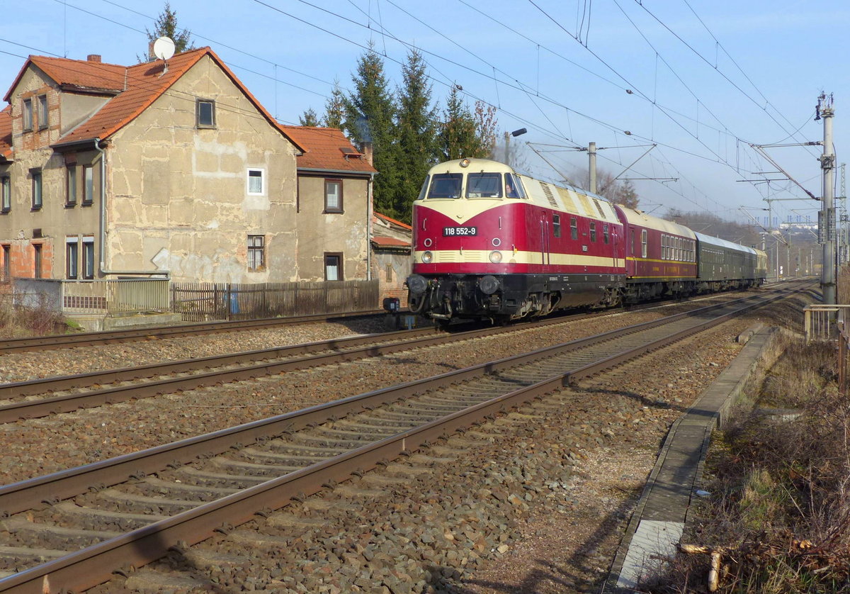ITL 118 552-9 mit dem DPE 62142 von Löbau (Sachs) nach Ilmenau, am 23.02.2019 in Erfurt-Bischleben. Die Sonderfahrt der Ostsächsischen Eisenbahnfreunde stand unter dem Motto  Mit Diesel und Dampf zur Schwarzen Crux . Ab Ilmenau bespannte die 94 1538 den Sonderzug bis zum Bf Rennsteig.