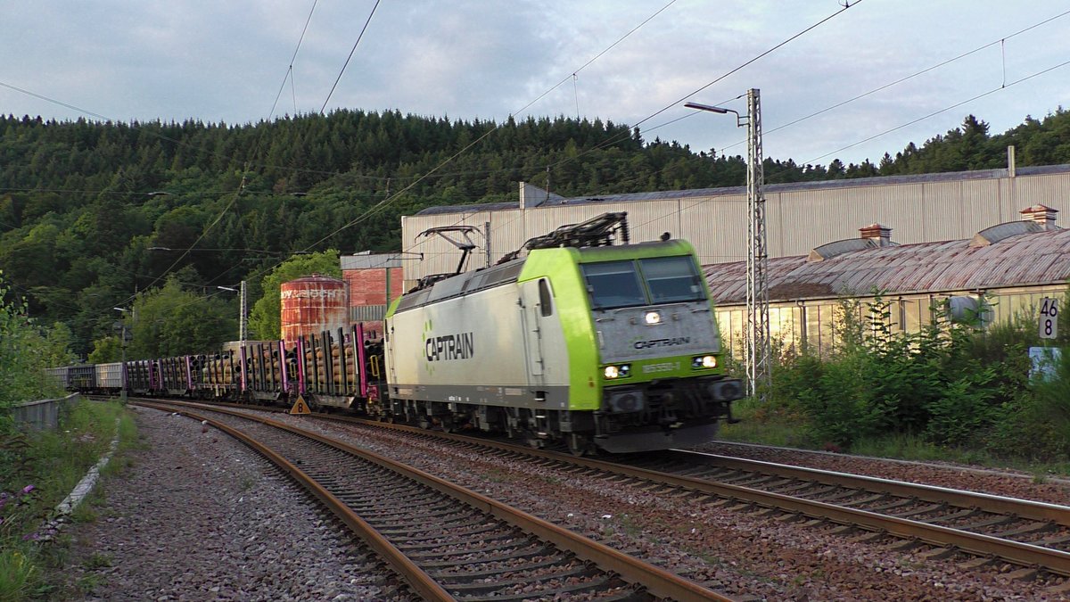 ITL 185 550-7 (Captrain) passiert hier mit dem  Bouser -Stahlzug Mettlach in Richtung Bous(Saar).