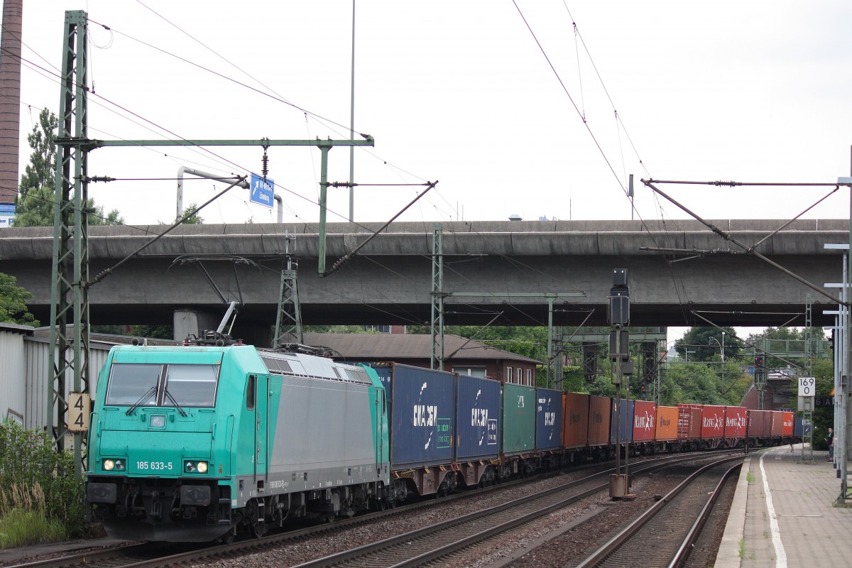ITL 185 633 am 29.7.13 mit einem Containerzug in Hamburg-Harburg.