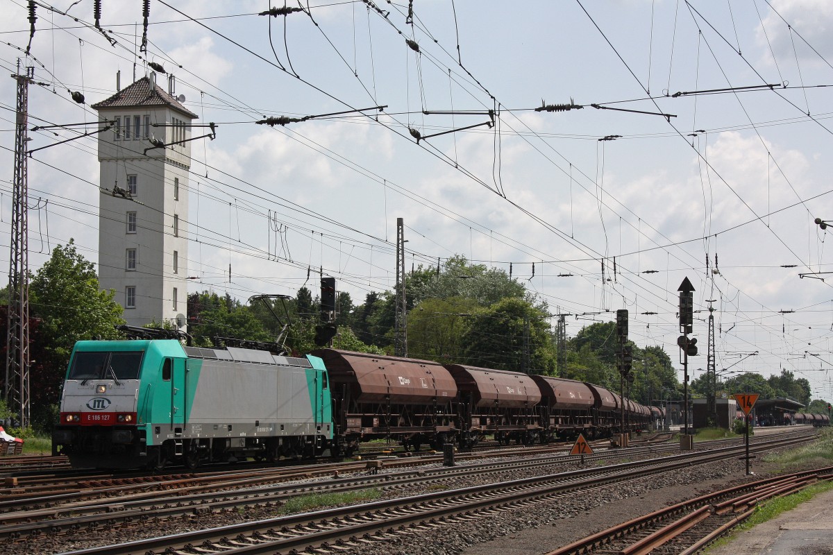 ITL E 186 127 am 31.5.13 mit einem Getreidezug in Verden (Aller).