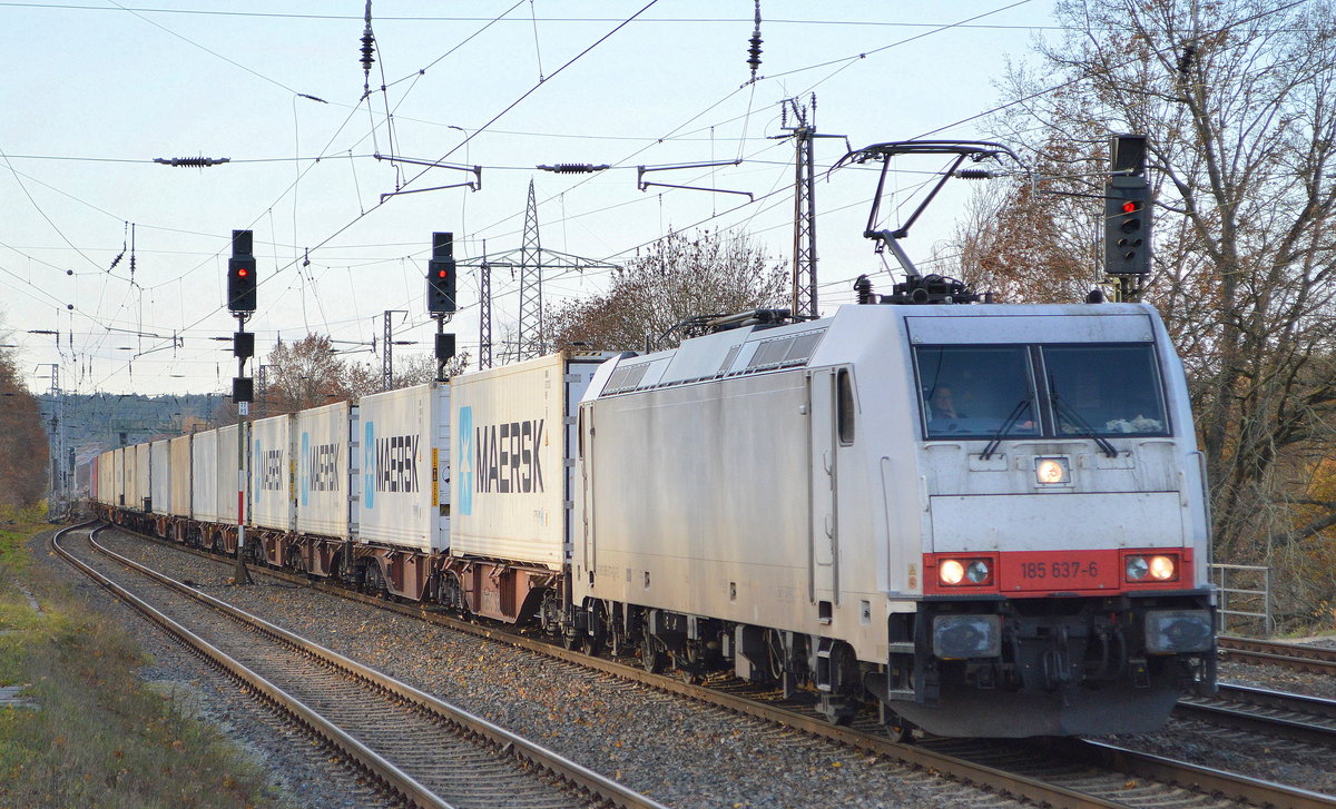 ITL - Eisenbahngesellschaft mbH, Dresden [D] mit  185 637-6  [NVR-Nummer: 91 80 6185 637-6 D-ITL] und Containerzug am 19.11.19 Durchfahrt Bf. Saarmund. 