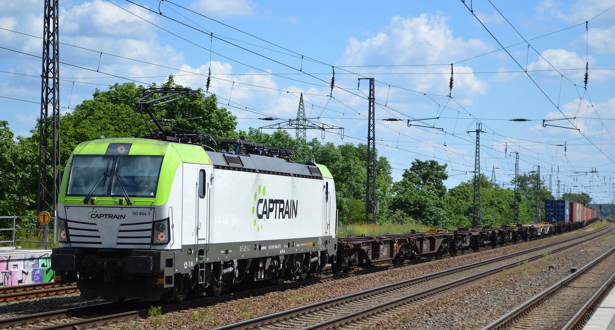 ITL - Eisenbahngesellschaft mbH, Dresden [D]mit   193 894-3  [NVR-Nummer: 91 80 6193 894-3 D-ITL] und Containerzug am 15.06.20 Bf. Saarmund.