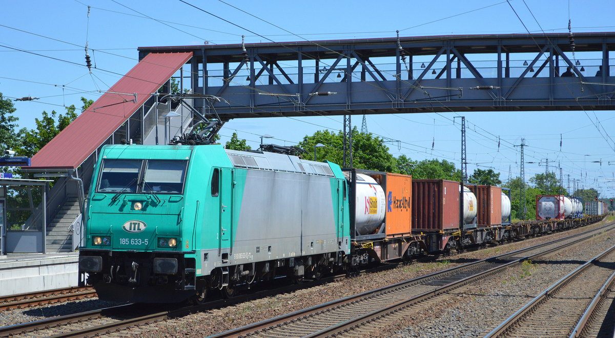 ITL - Eisenbahngesellschaft mbH, Dresden [D] mit  185 633-5  [NVR-Nummer: 91 80 6185 633-5 D-ITL] und Containerzug am 23.06.20 Bf. Saarmund.