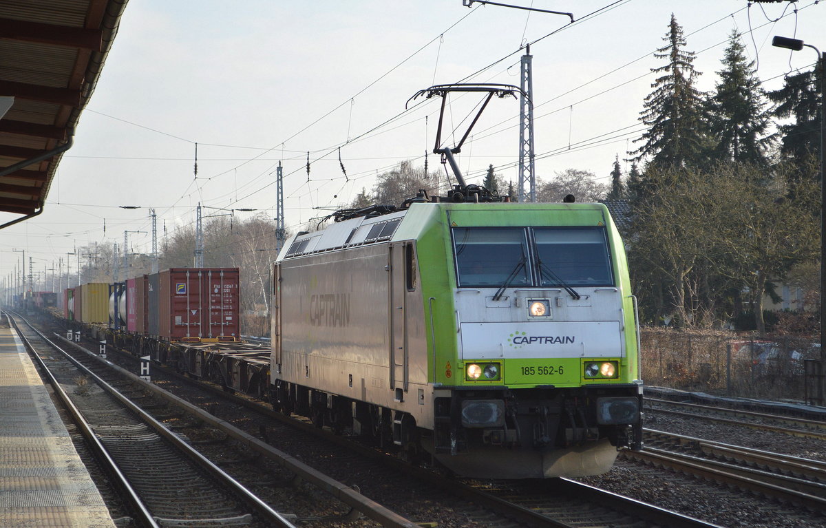 ITL - Eisenbahngesellschaft mbH, Dresden [D] mit  185 562-6  [NVR-Nummer: 91 80 6185 562-6 D-ITL] und Containerzug am 26.01.21 Berlin-Hirschgarten.