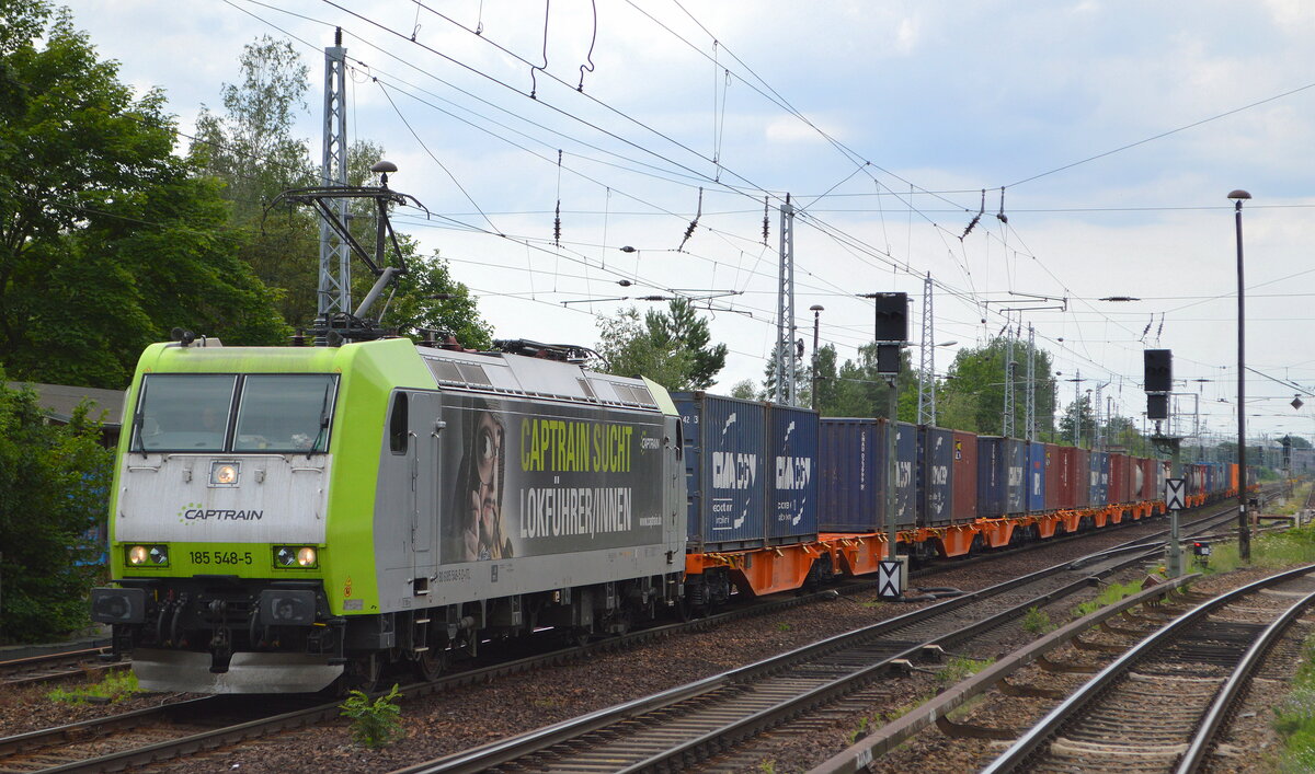 ITL - Eisenbahngesellschaft mbH, Dresden [D] mit   185 548-6  [NVR-Nummer: 91 80 6185 548-5 D-ITL] und Containerzug Richtung Frankfurt/Oder am 15.07.21 Berlin Hirschgarten.
