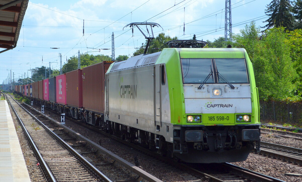 ITL - Eisenbahngesellschaft mbH, Dresden [D] mit  185 598-0  [NVR-Nummer: 91 80 6185 598-0 D-ITL] und Containerzug am 02.08.22 Berlin Hirschgarten.